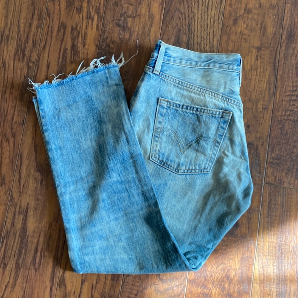 Levi's 501 Straight Leg Raw Hem Jeans (Size 26)